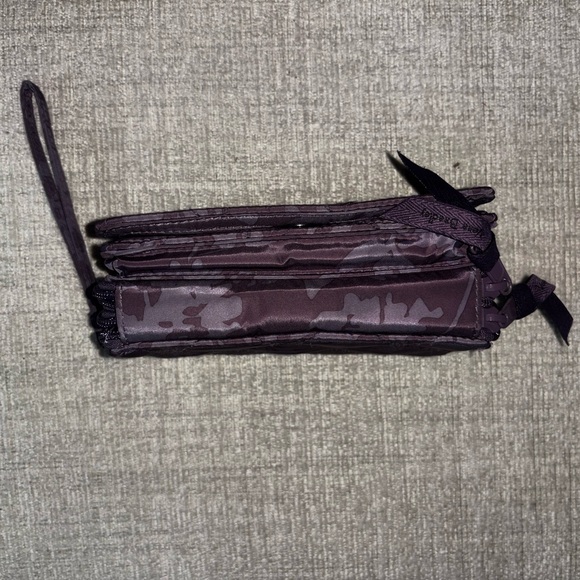 Vera Bradley Plum Zip Wristlet Quilted Wallet Organizer NWOT Purple Floral - Picture 6 of 6
